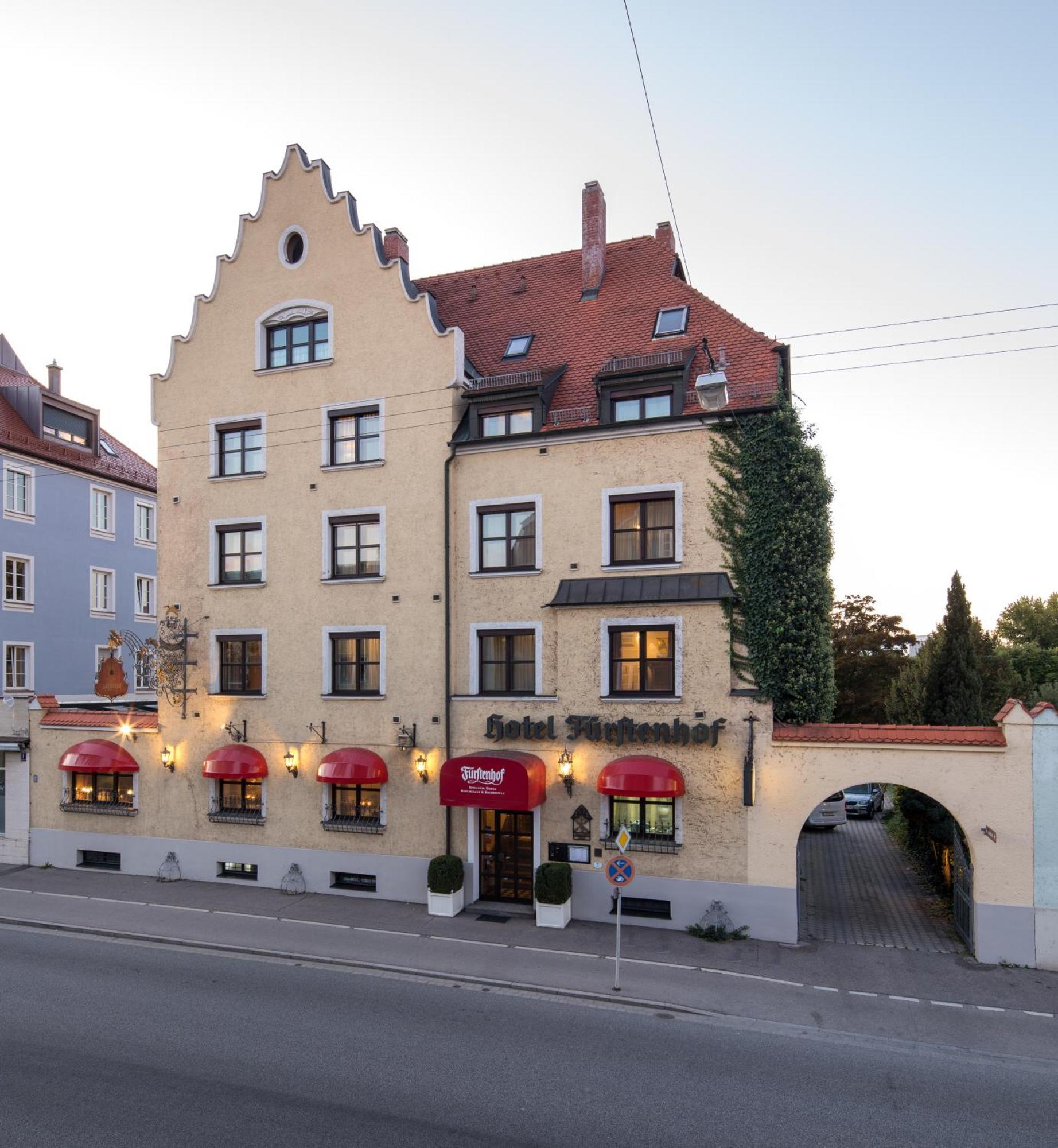 Simones Hotel Fuerstenhof Landshut Exterior photo